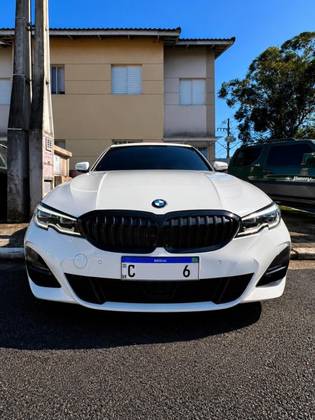 BMW 320i 2.0 16V TURBO GASOLINA M SPORT AUTOMÁTICO BMW 320i 2.0 16V TURBO GASOLINA M SPORT AUTOMÁTICO